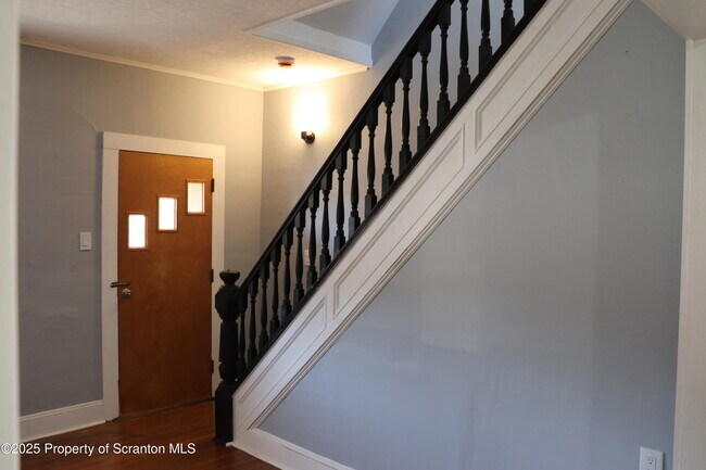 Building Photo - 712 W Lackawanna Ave