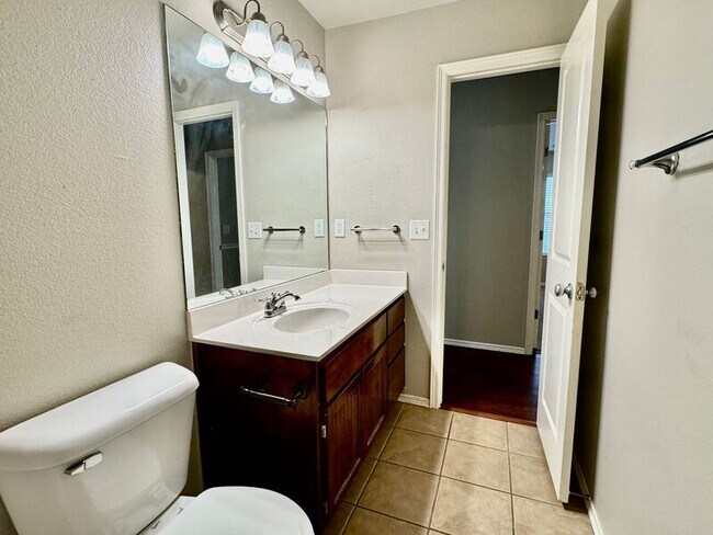 Building Photo - 8916 N 155th E Ave