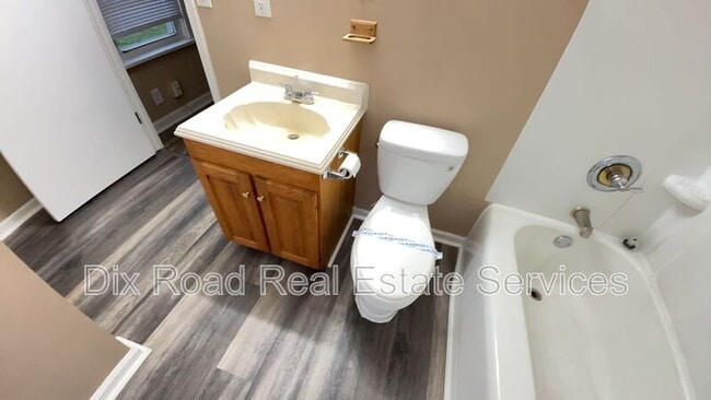 Building Photo - 1326 Campbell Ave