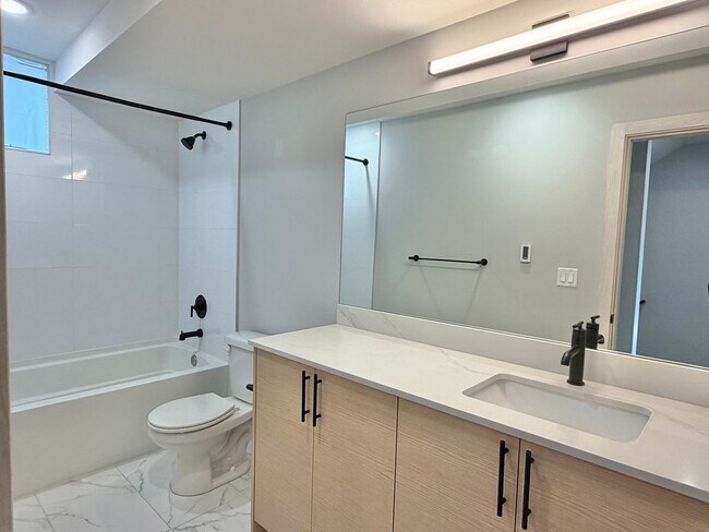 Building Photo - Upscale 3-level Modern Townhome in desired Delridge Neighborhood! Available Now!