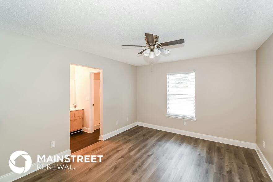 Building Photo - 8965 Bridgecreek Dr W