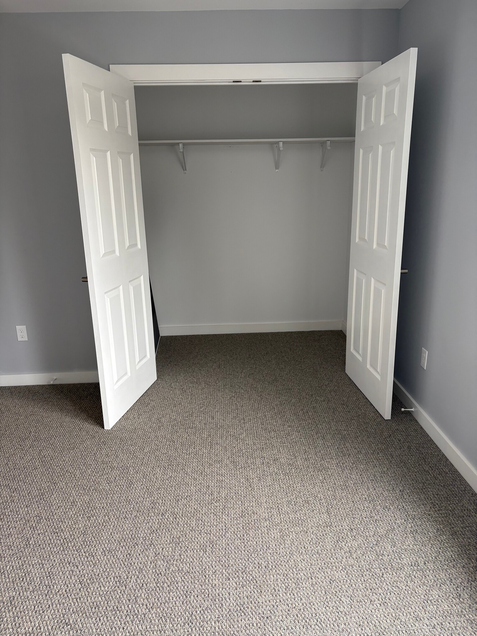 Building Photo - 867 Upper Pleasant Valley Rd