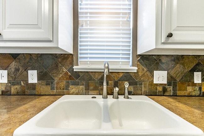 Building Photo - Wonderful 3-Bed, 2-Bath with Bonus Room in a Cul-de-Sac!