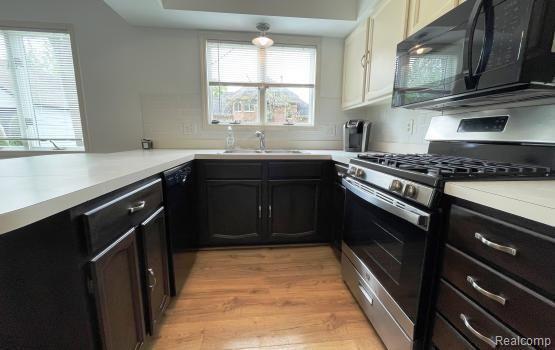 Building Photo - 2145 Lakeshire Dr