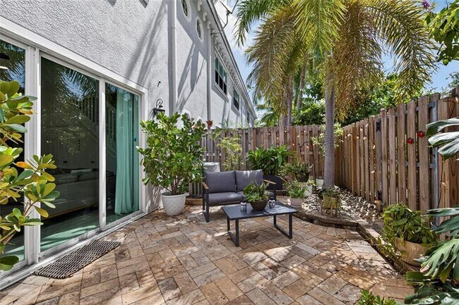 Building Photo - South Florida Excellent Rental - 1 month FREE!!!