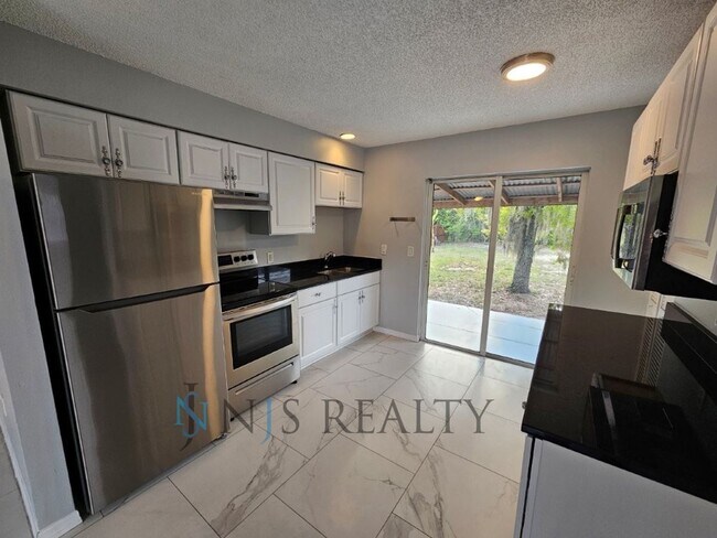 Building Photo - REDUCED PRICE!!!!  MUST SEE.. BEAUTIFUL IN...