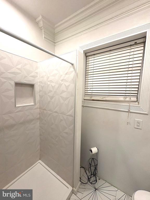 Building Photo - 226 S 49th St