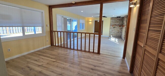Building Photo - Stunning 4-bedroom 2 bath home