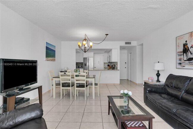 Building Photo - 3505 S Ocean Dr