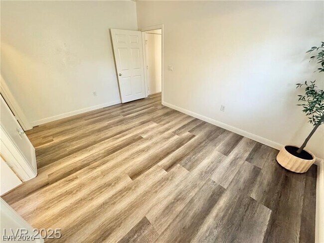 Building Photo - 5250 S Rainbow Blvd