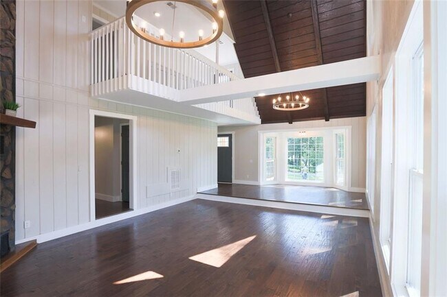 Building Photo - 548 McCurdy Rd
