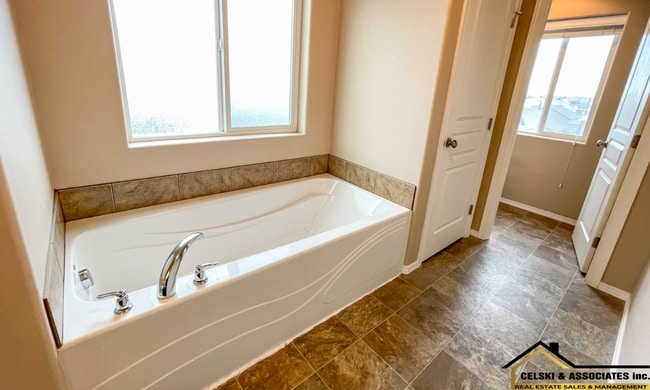 Building Photo - Move in special! 1/2 off first month's ren...