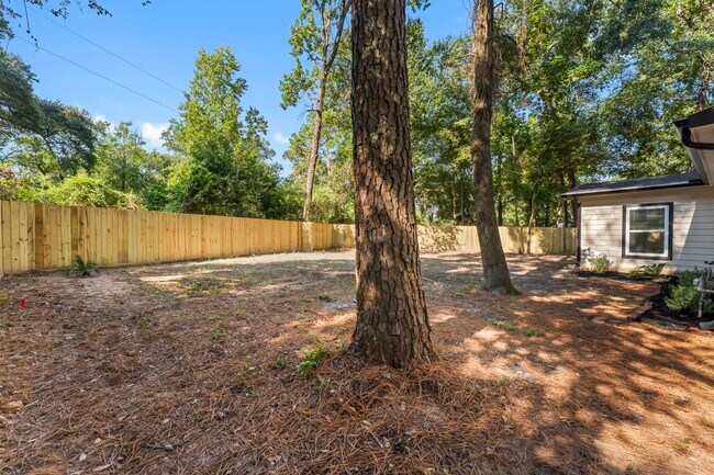Building Photo - 5 Canyon Oak Pl