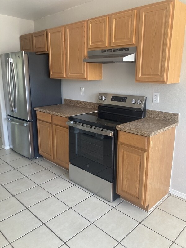 Building Photo - 8818 Pensive Dr