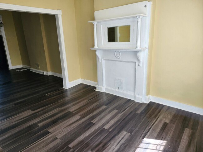 Building Photo - Charming 3BR Townhome in Baltimore