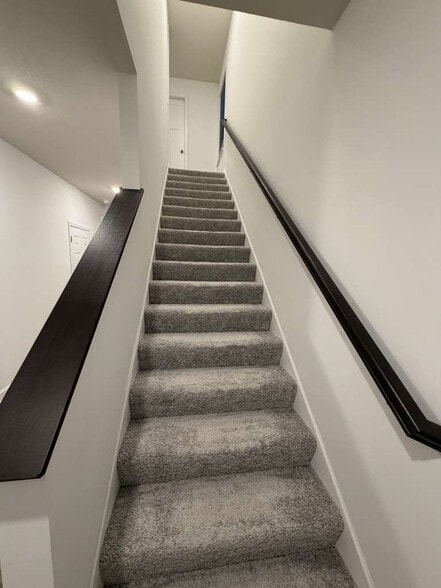 Building Photo - 10604 Heron Ave S