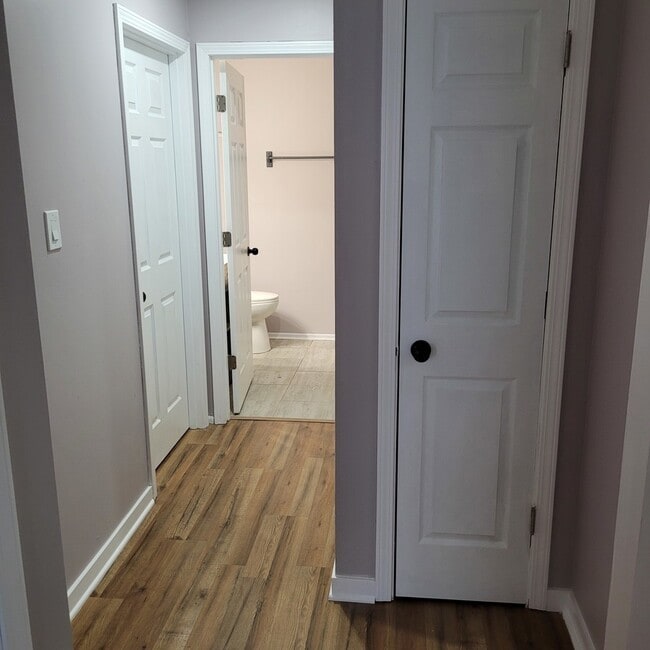 Building Photo - 803 Garden Cir