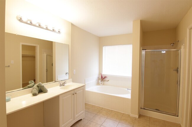 Building Photo - 16938 Watering Oaks Ln