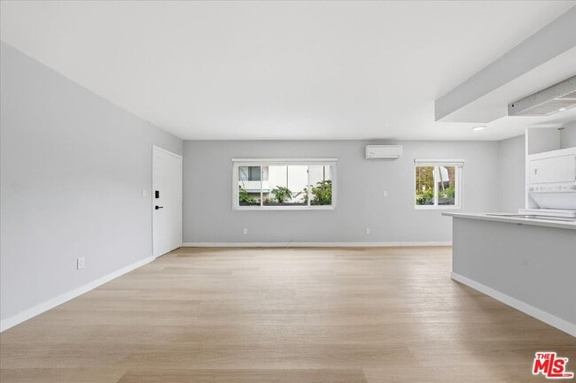 Building Photo - 3320 Pacific Ave