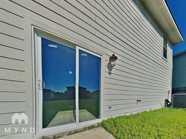 Building Photo - 22702 Sherioaks Ln