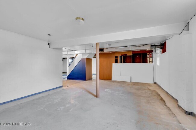 Building Photo - 1700 6th Ave
