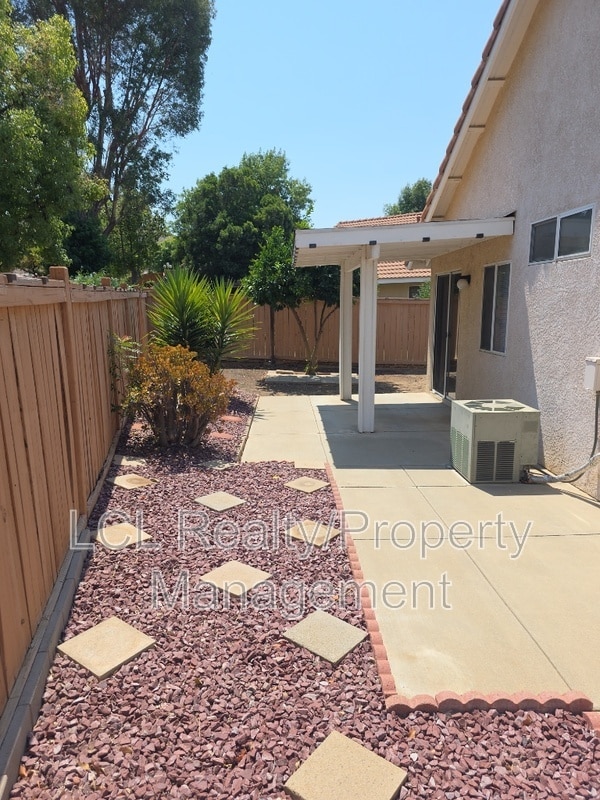Building Photo - 25673 Hillman Ct