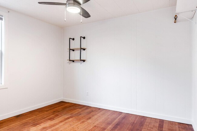 Building Photo - 1707 S Hervey St