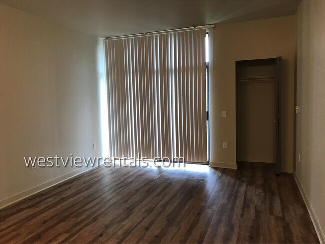 Building Photo - 1225 Railroad Ave