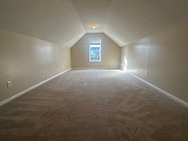 Building Photo - Single Family Home