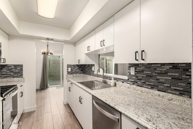 Building Photo - 3136 N 38th St