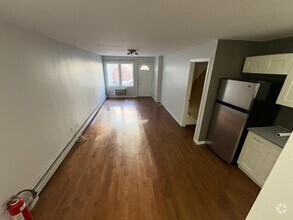 Building Photo - 4 bedroom in BROOKLYN NY 11221