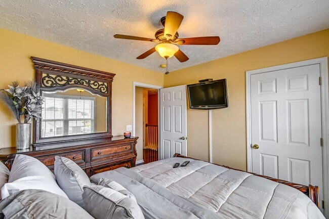 Building Photo - 1139 Curry Ford Dr