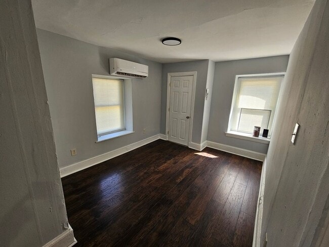 Building Photo - 4729 Leiper St