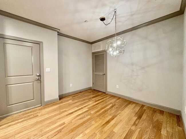 Building Photo - 518 Clarice Ave