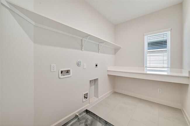 Building Photo - 3350 City Heart Ave