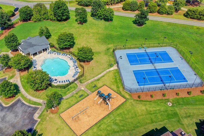 Building Photo - 9135 Fox Trail Ln