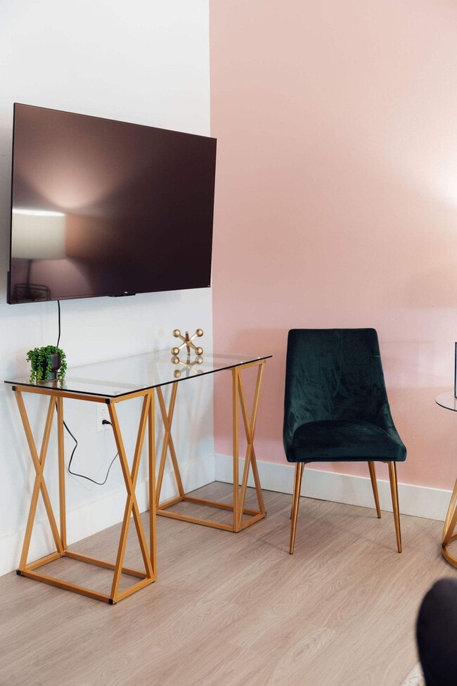 Building Photo - 202 E Main St