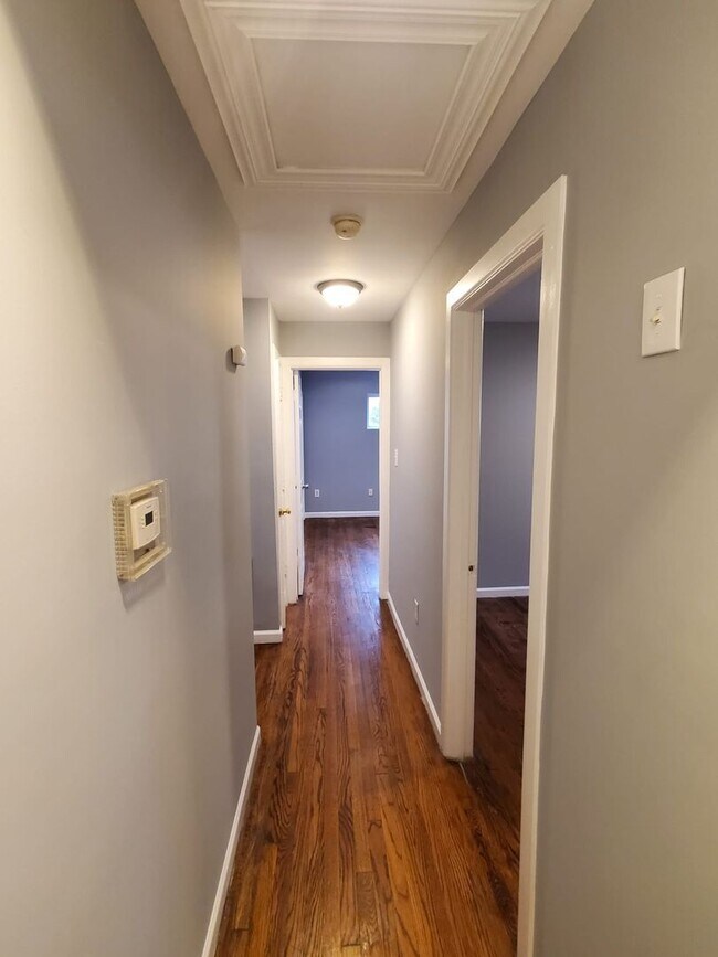 Building Photo - 3 bed 1 bath
