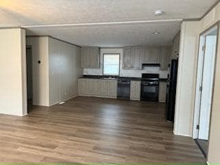 Building Photo - 355 Raven Ln