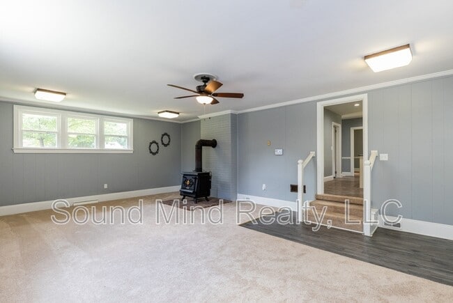 Building Photo - 3504 Hawthorne Rd