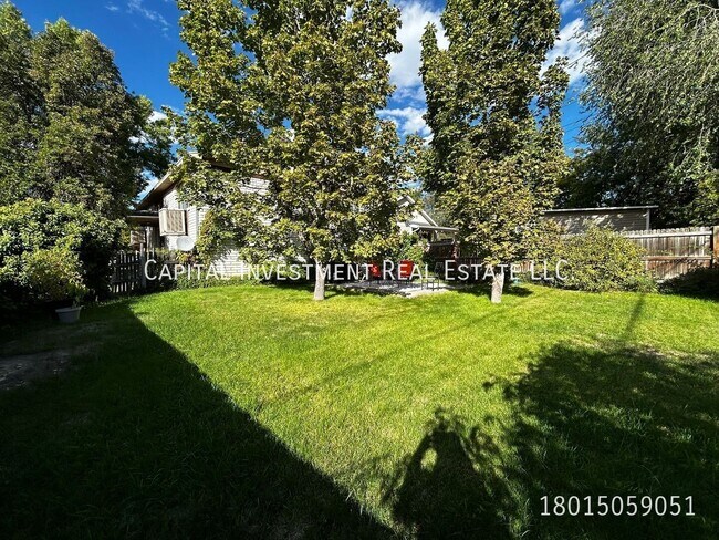 Building Photo - 1126 Crandall Ave S