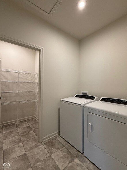 Building Photo - 4879 Larkspur Dr