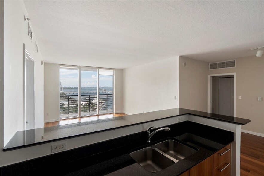 Building Photo - 325 S Biscayne Blvd