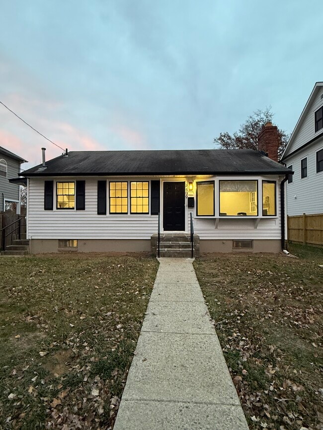 Building Photo - 9809 Montauk Ave