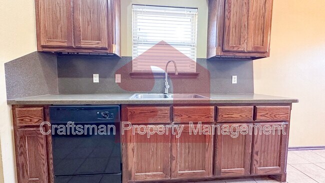 Building Photo - 1704 January Pl