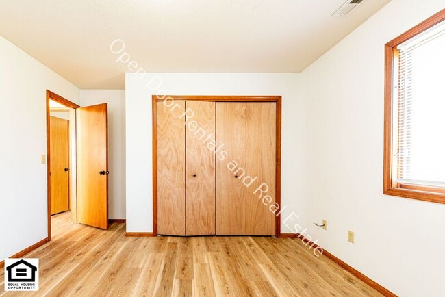 Building Photo - 1514 Fieldstone Dr