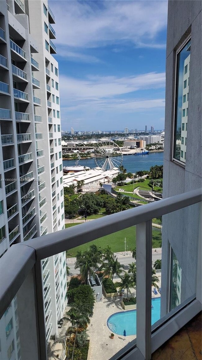 Building Photo - 253 NE 2nd St