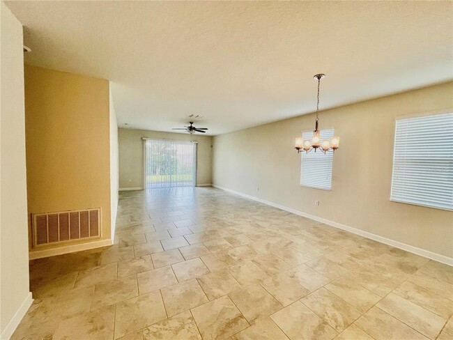 Building Photo - 1498 Bunker Dr