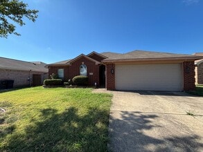 Building Photo - 4005 Busch Gardens Dr