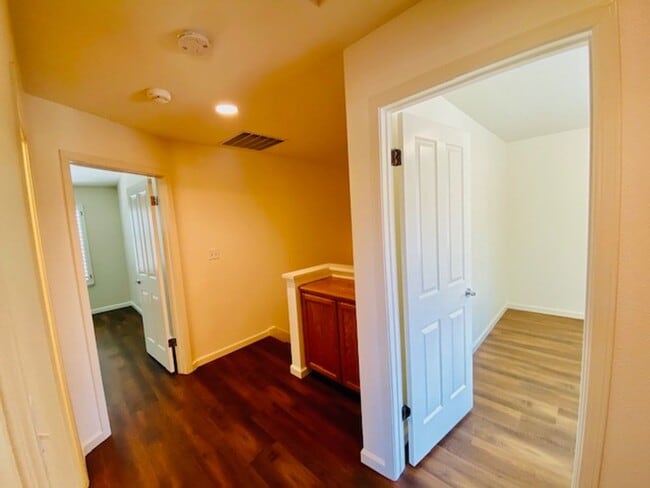 Building Photo - Elegant and Move-In Ready 4BD/3BA, Two-Sto...